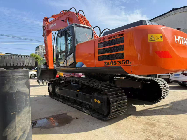 Гусеничный экскаватор Hitachi ZX350 б/у с гидравлическим насосом