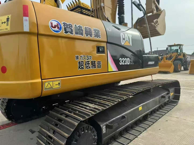 Продажа подержанного экскаватора Caterpillar CAT 323 23 тонны 