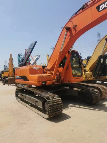Pelle Doosan DH220-7 d'occasion avec pompe hydraulique