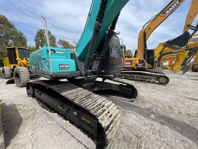 Gebrauchter Raupenbagger Kobelco SK260-8 mit Cummins-Motor in gutem Zustand