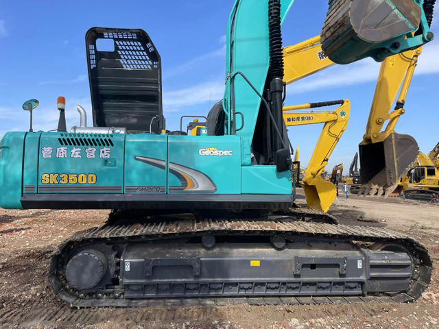Gebrauchter Raupenbagger Kobelco SK350D mit Cummins-Motor in gutem Zustand